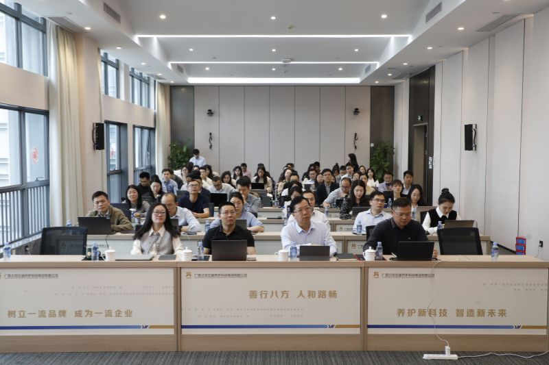 图为：活动现场（反打）.JPG